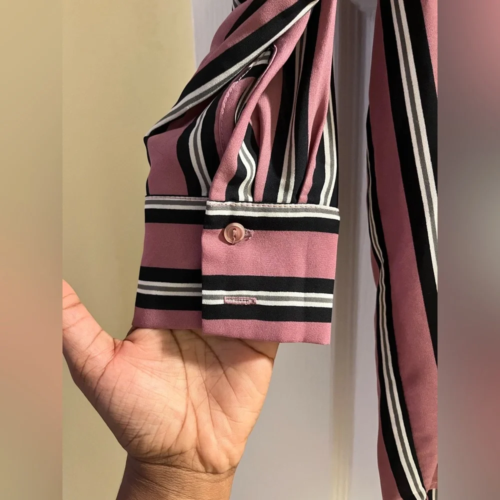 Fashion Nova Blouse - Picture 3 of 4